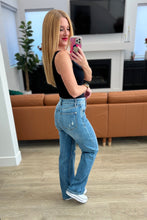 Load image into Gallery viewer, Carrie High Rise Control Top 90&#39;s Straight Jeans